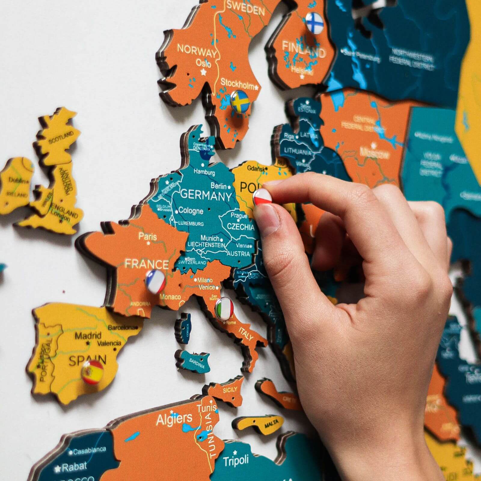 Mapa Mundial 3D Luminoso/Magnético y Colorido de Madera Indie