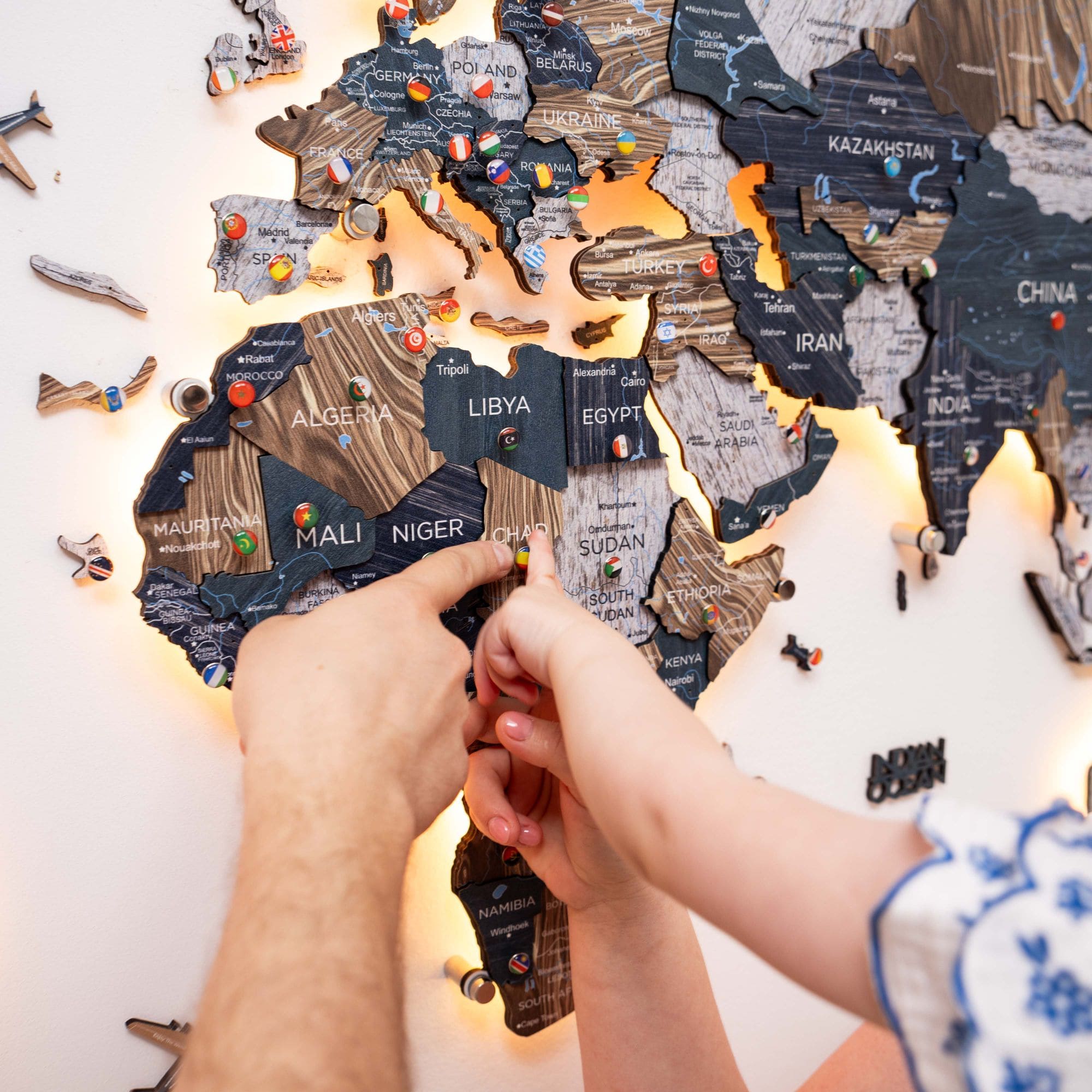 3D LED / LUMINOUS Wooden World Map 3.0 Mystery