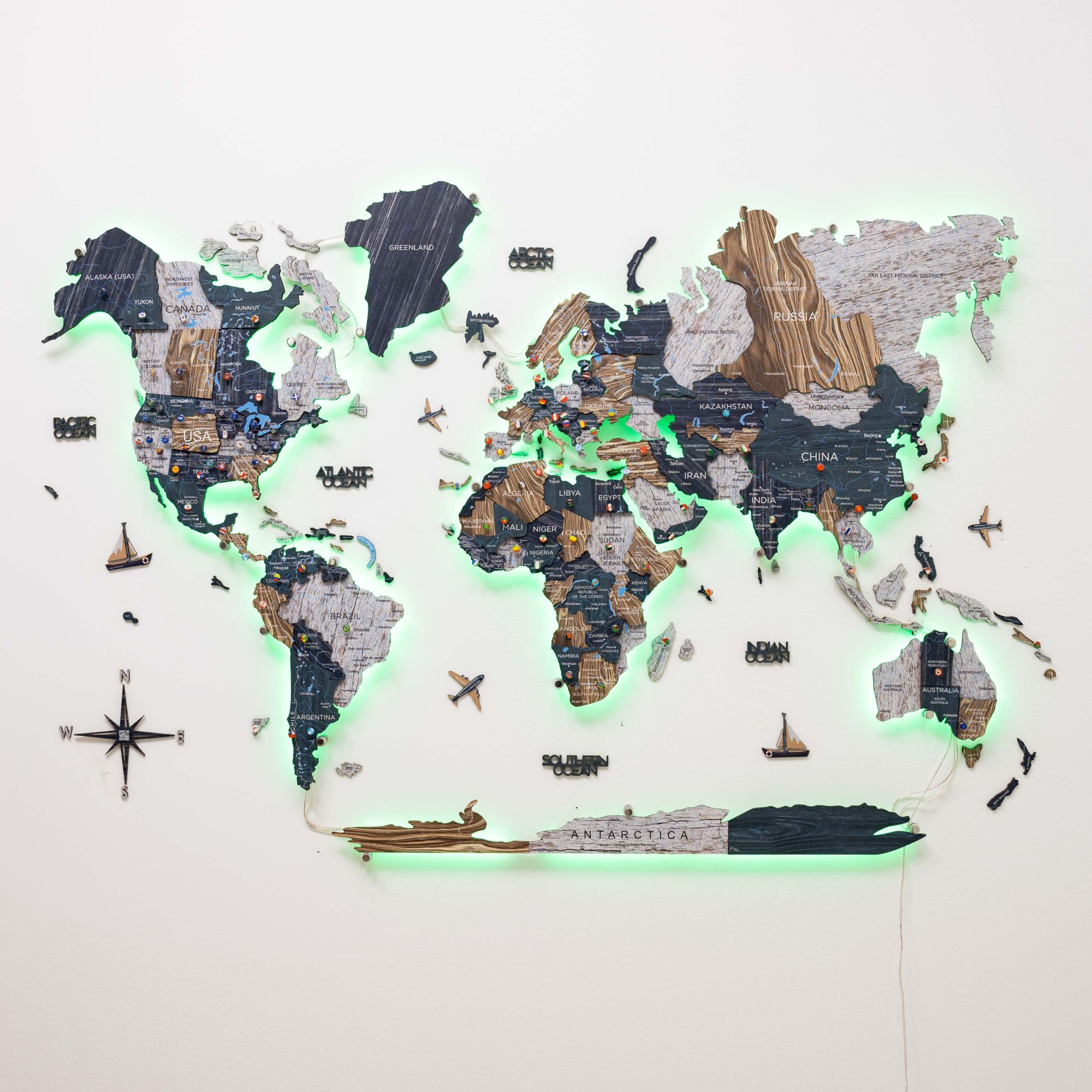 3D LED / LUMINOUS Wooden World Map 3.0 Mystery