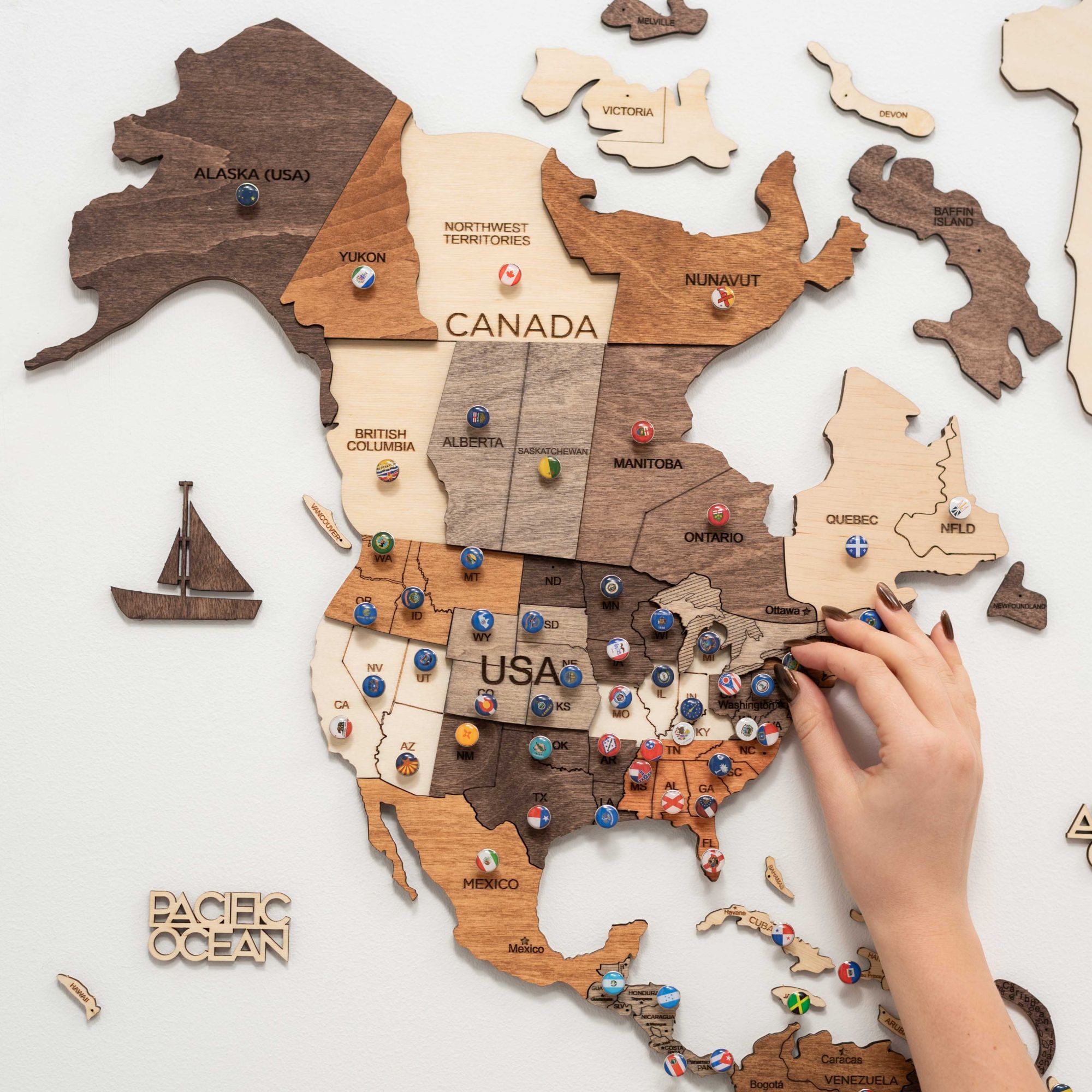 Mapa frontal de madera