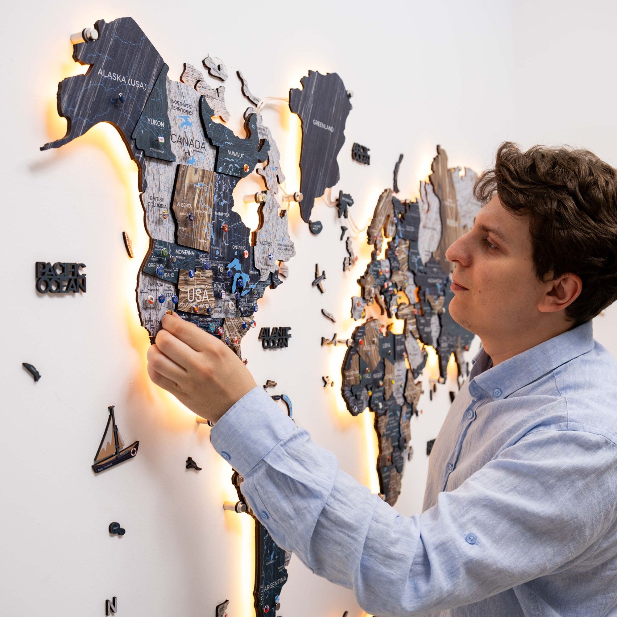 3D LED / LUMINOUS Wooden World Map 3.0 Mystery