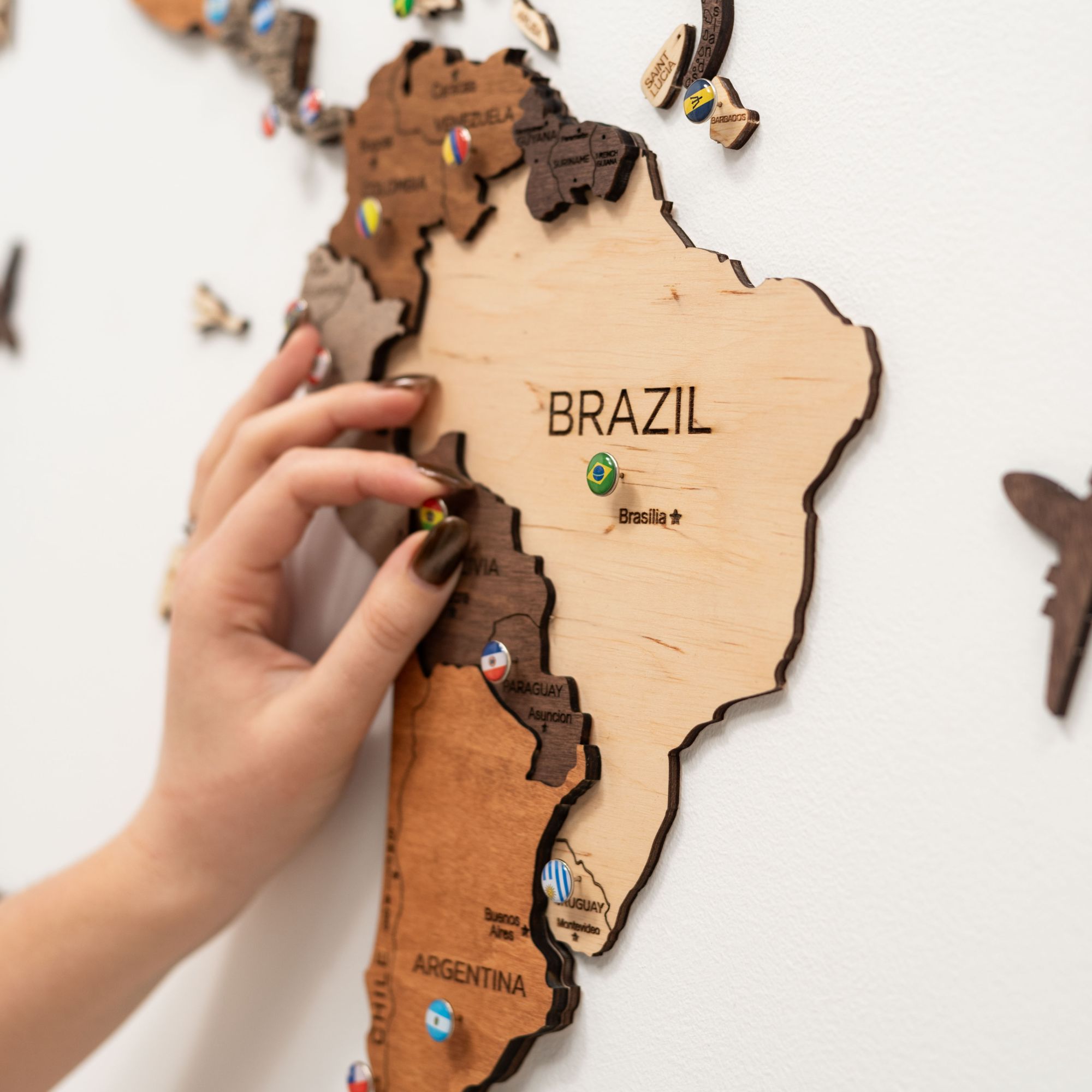 Mapa frontal de madera