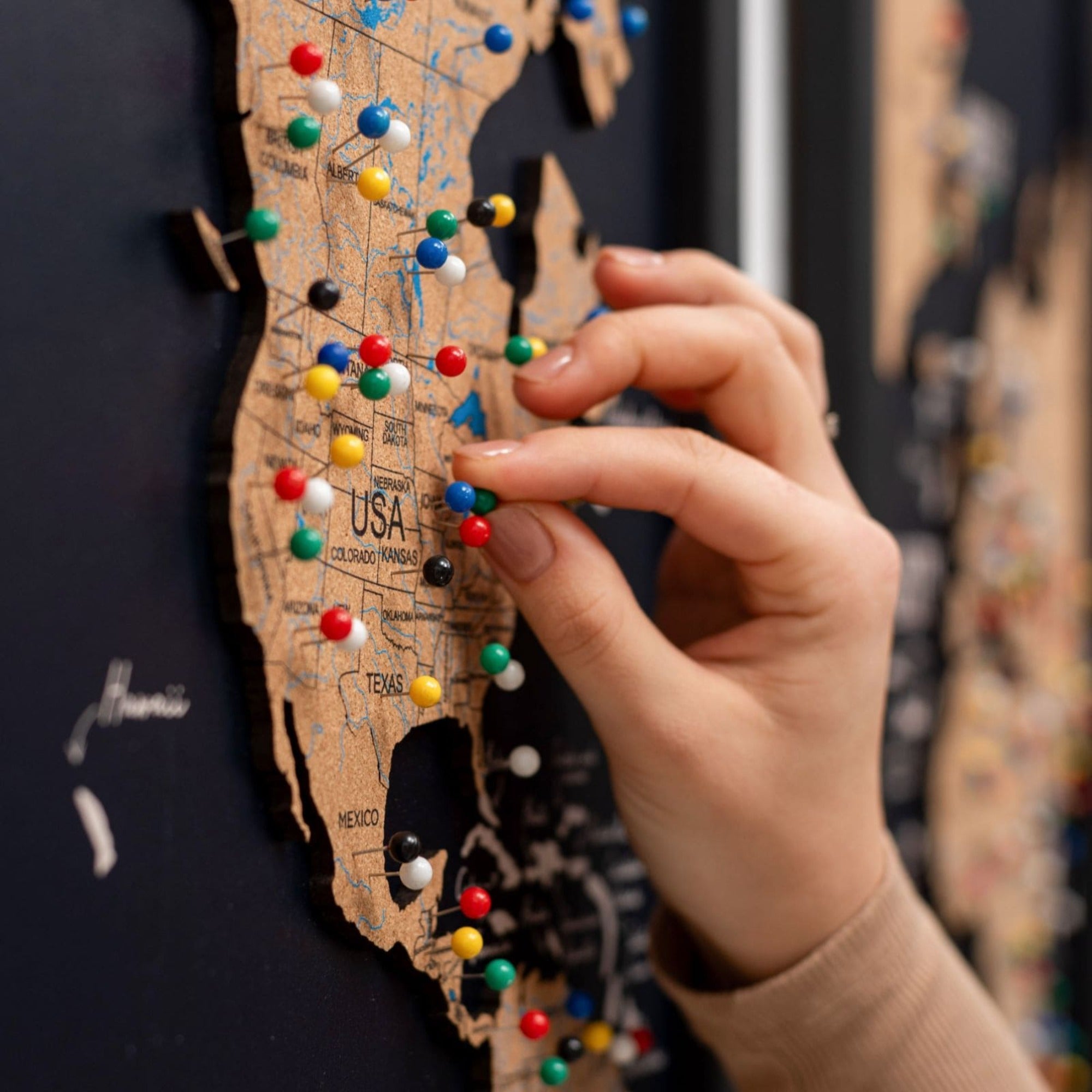 Mapamundi 3D de Madera Tríptico Negro