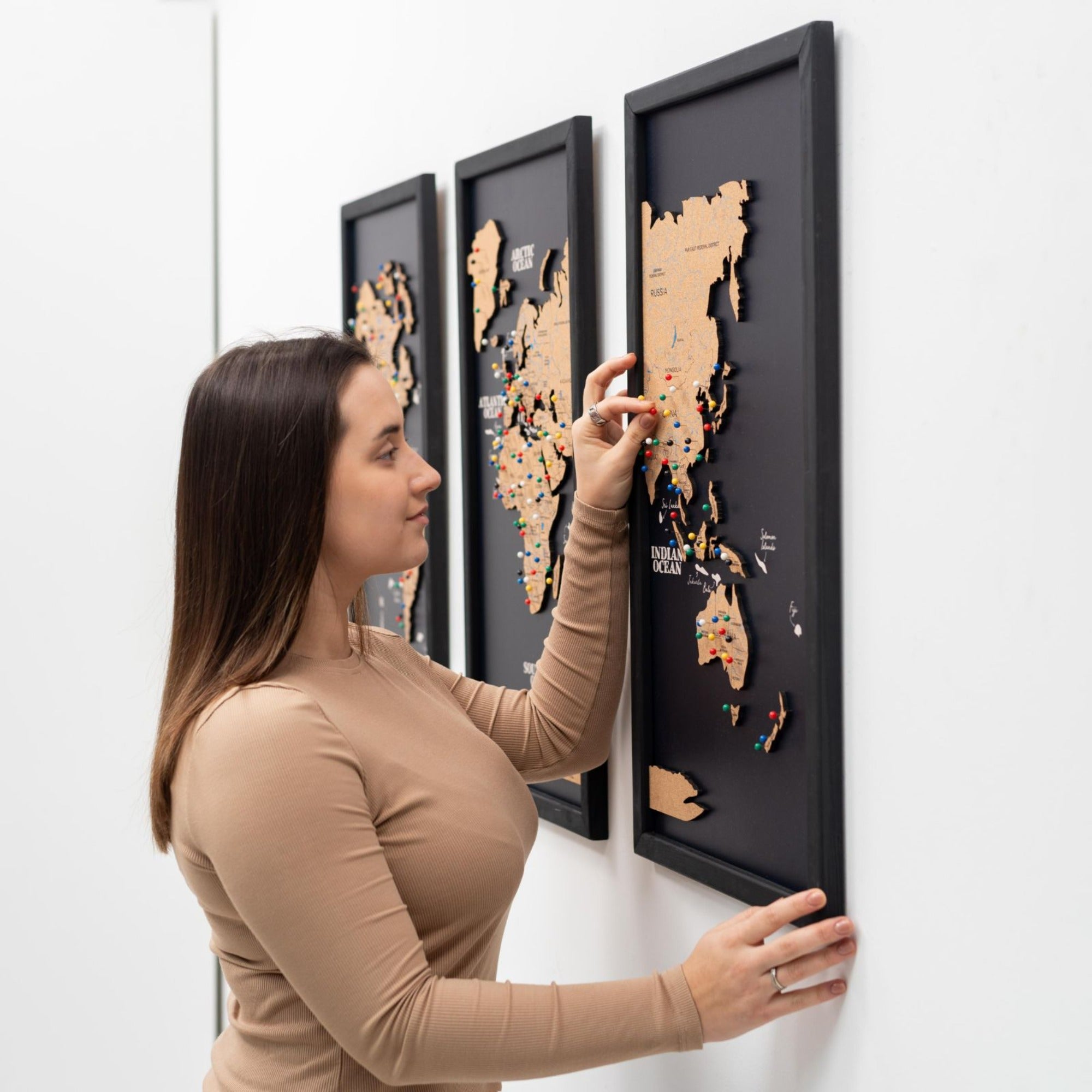 Mapamundi 3D de Madera Tríptico Negro