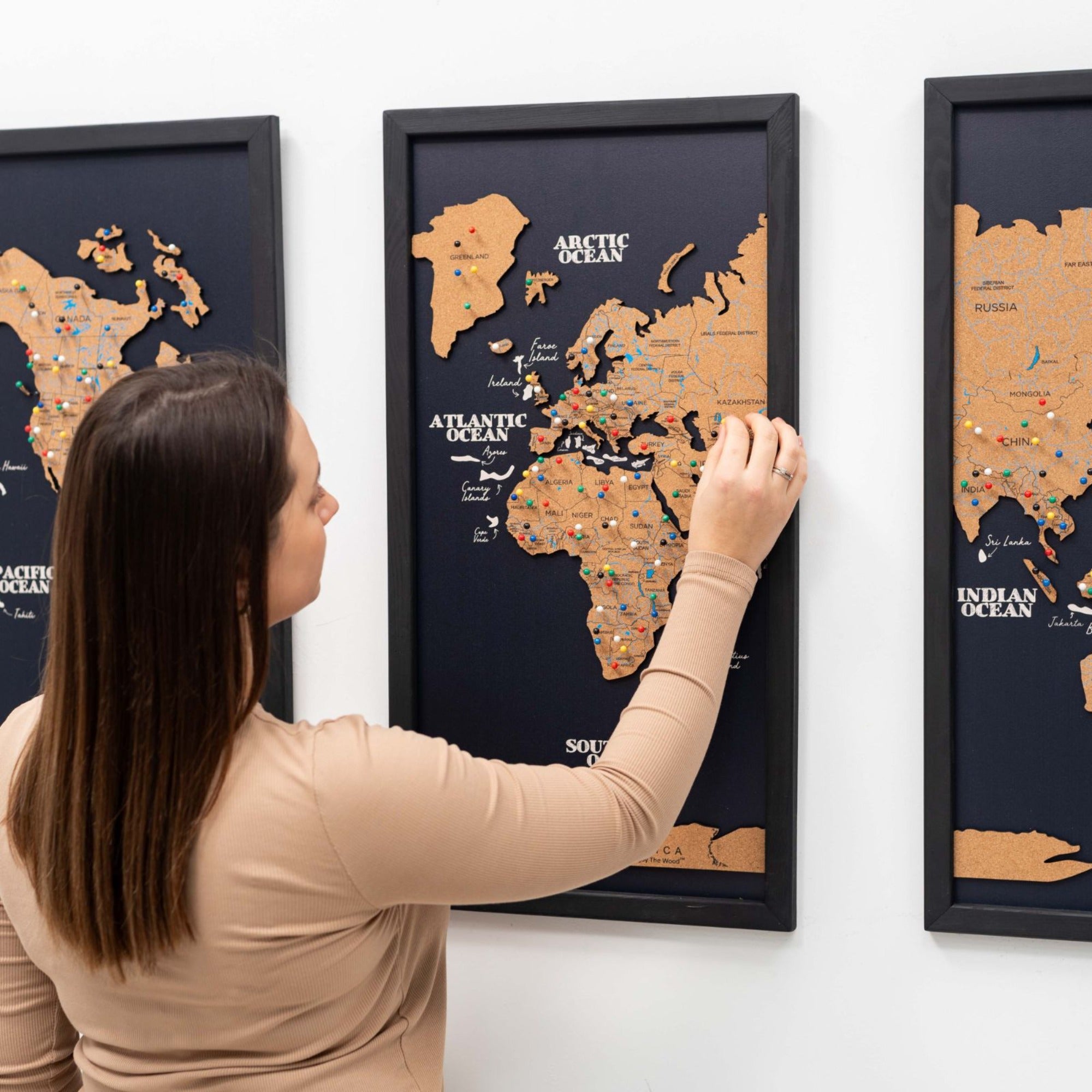 Mapamundi 3D de Madera Tríptico Negro