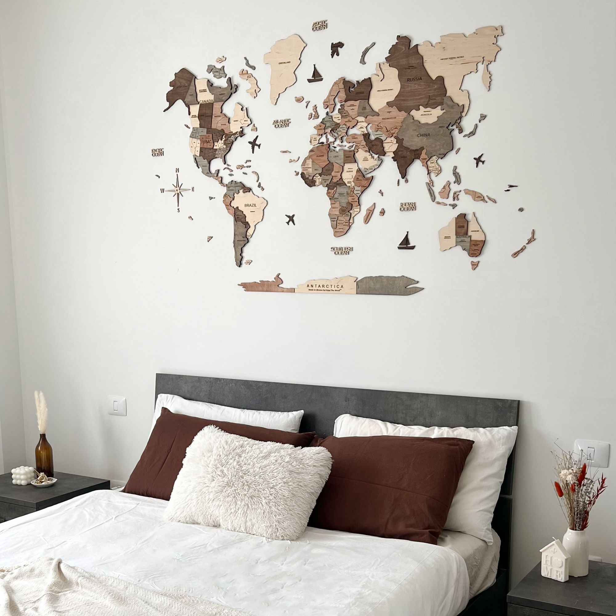 Mapa mundi de madera tono smokey 