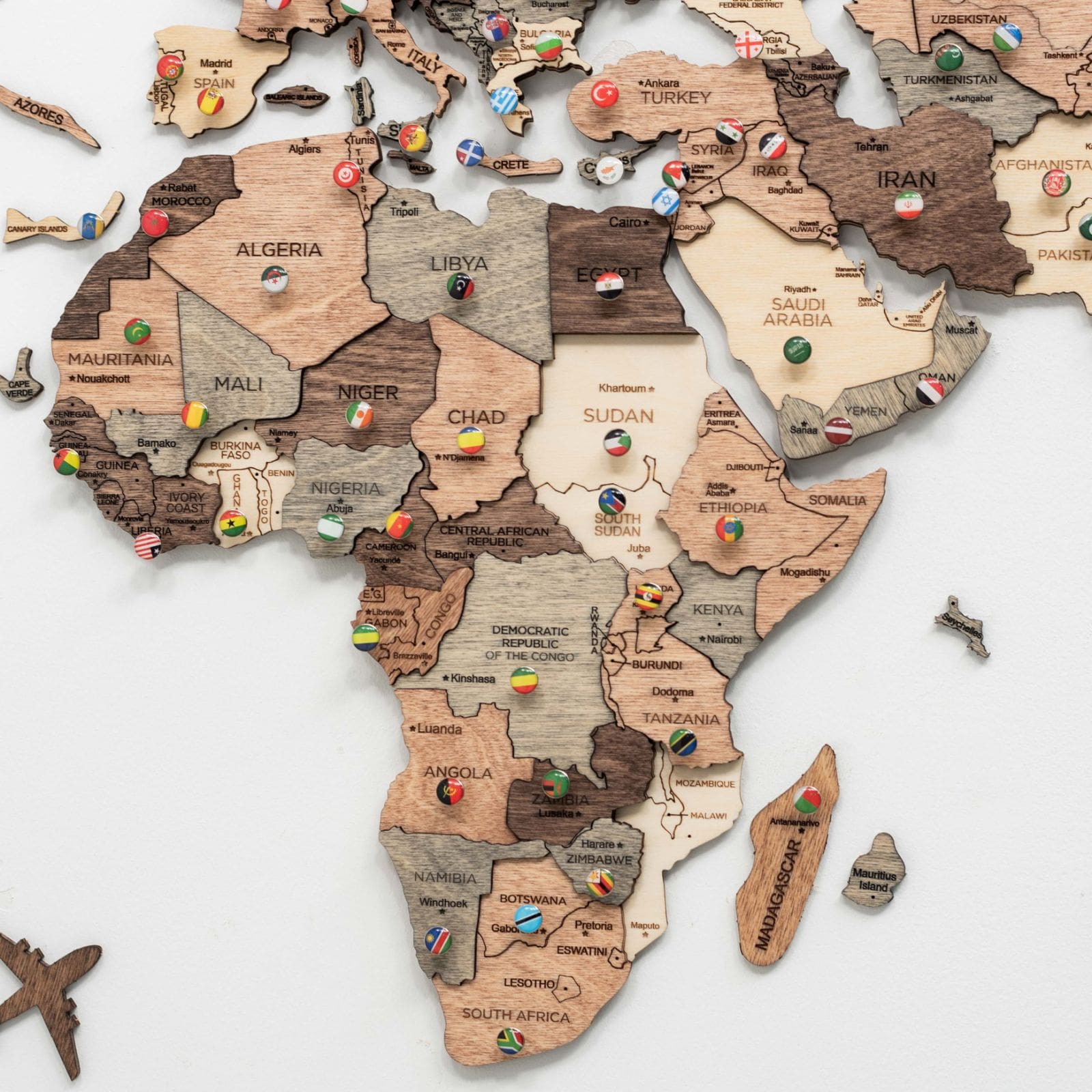 Mapa mundi de madera tono smokey 